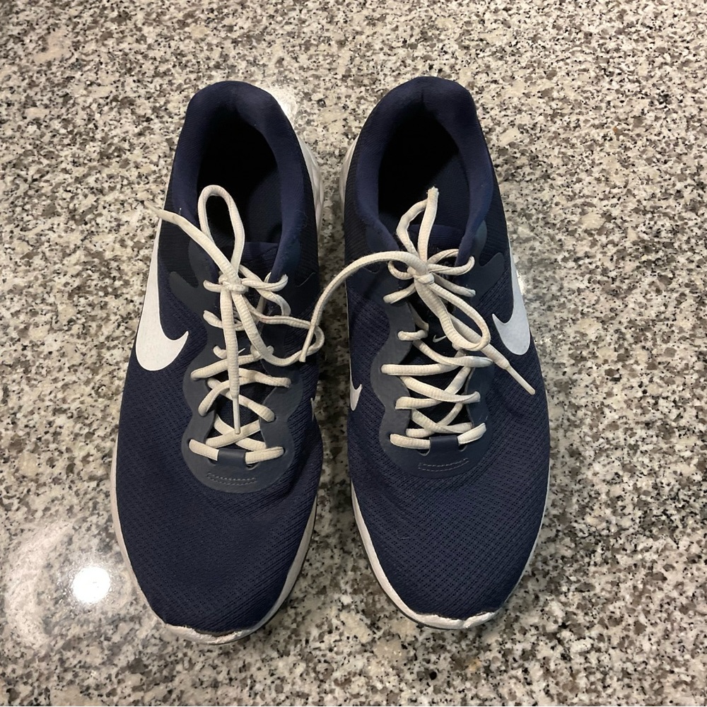 Nike Revolution 6 Midnight Blue Men’s size 11.5